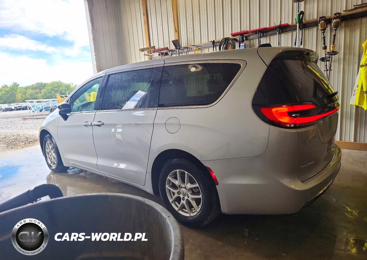 2024 Chrysler Pacifica Touring L VIN:2C4RC1BG2RR182544 - 2