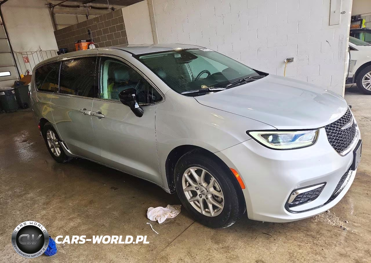 2024 Chrysler Pacifica Touring L VIN:2C4RC1BG2RR182544 - 4
