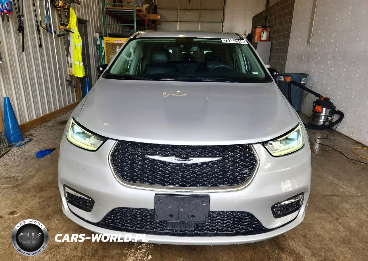 2024 Chrysler Pacifica Touring L VIN:2C4RC1BG2RR182544 - 5