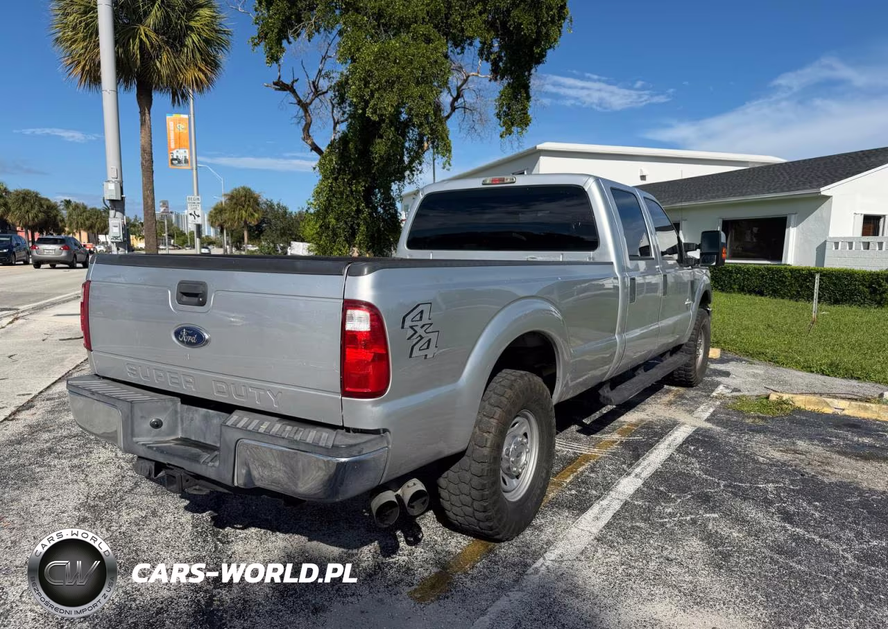 2015 Ford F250 Super Duty VIN:1FT7W2BT6FEB43773 - 4