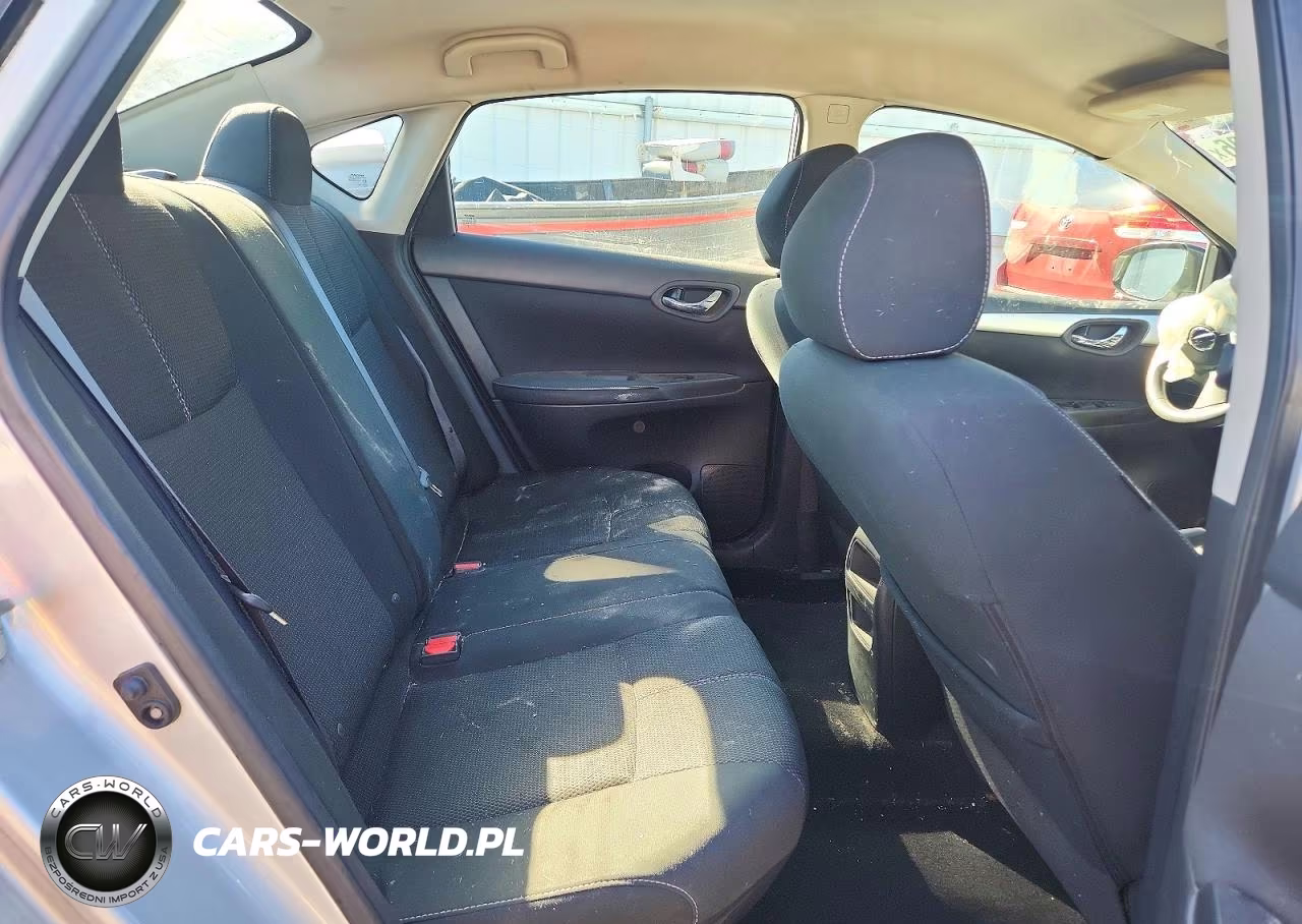 2018 Nissan Sentra S VIN:3N1AB7AP2JY277780 - 10