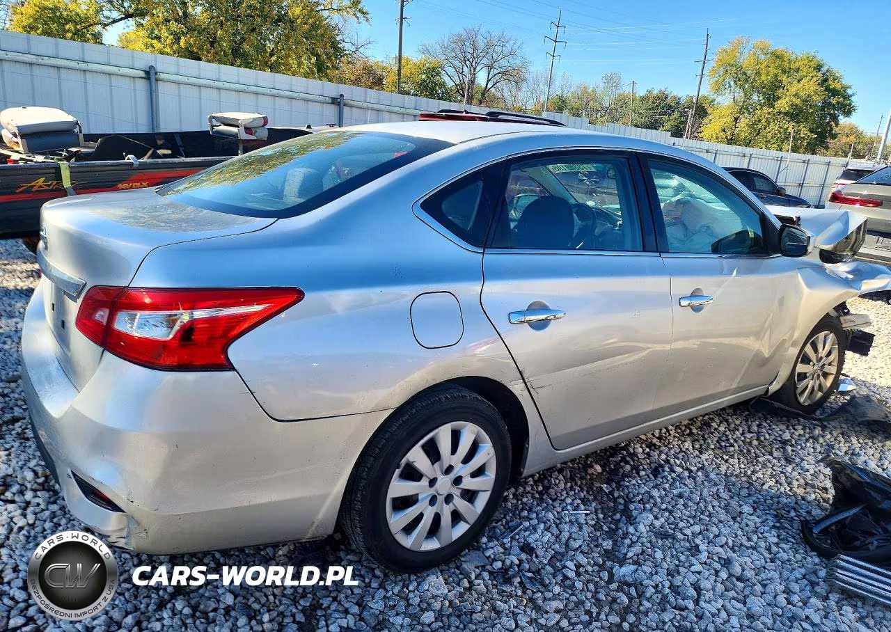 2018 Nissan Sentra S VIN:3N1AB7AP2JY277780 - 3