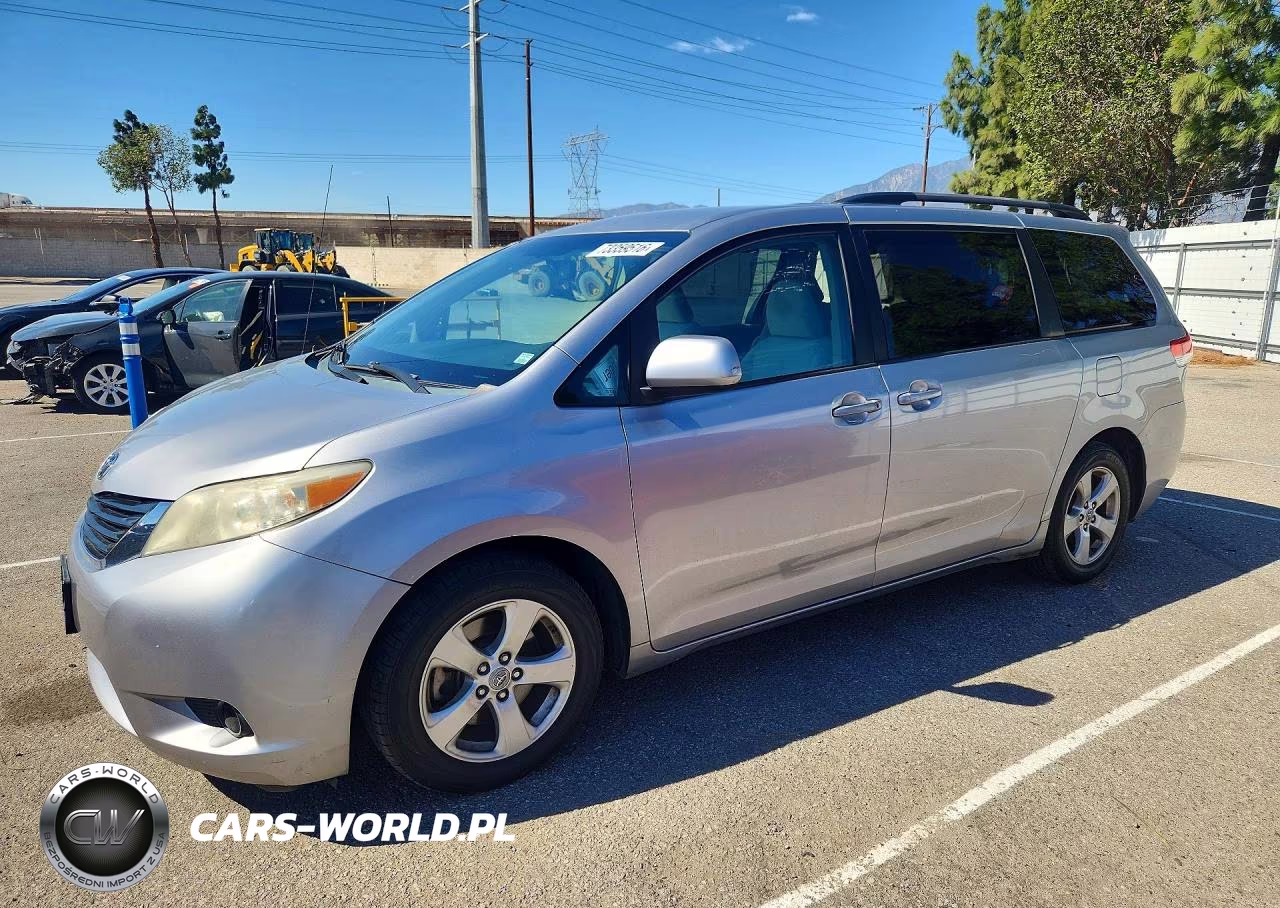 2012 Toyota Sienna Le VIN:5TDKK3DC4CS252487 - 1
