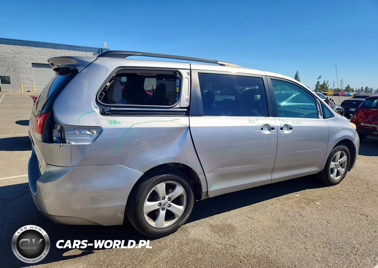2012 Toyota Sienna Le VIN:5TDKK3DC4CS252487 - 3