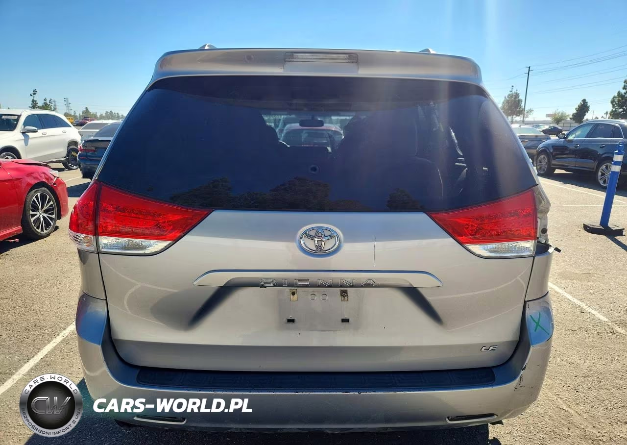 2012 Toyota Sienna Le VIN:5TDKK3DC4CS252487 - 6