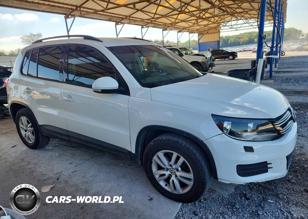 2016 Volkswagen Tiguan S VIN:WVGBV7AX7GW019193 - 4