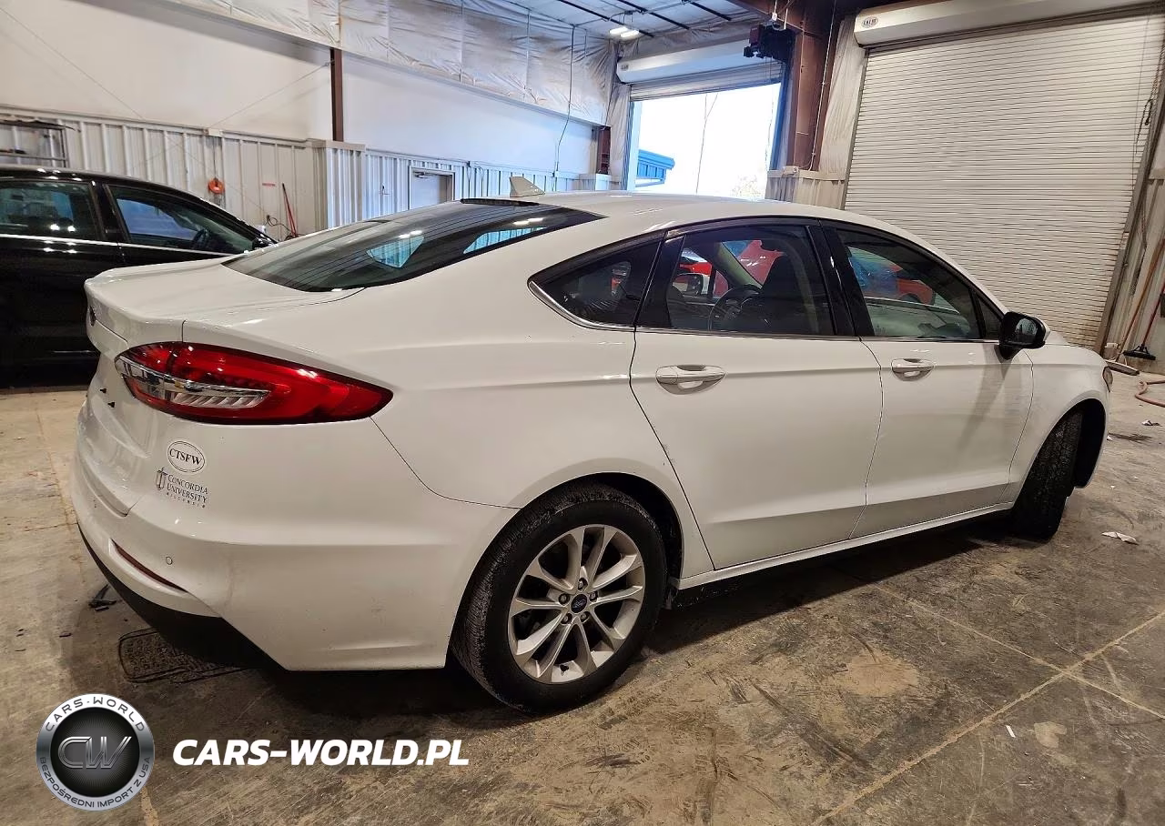 2020 Ford Fusion Se VIN:3FA6P0H72LR131917 - 3
