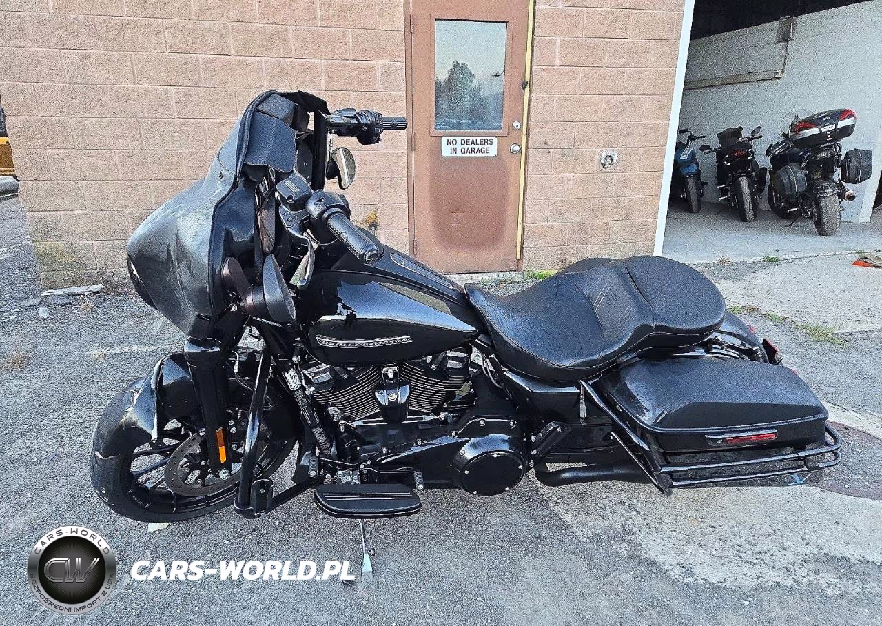 2018 Harley-Davidson Flhxs Street Glide Special VIN:1HD1KRC15JB682501 - 3