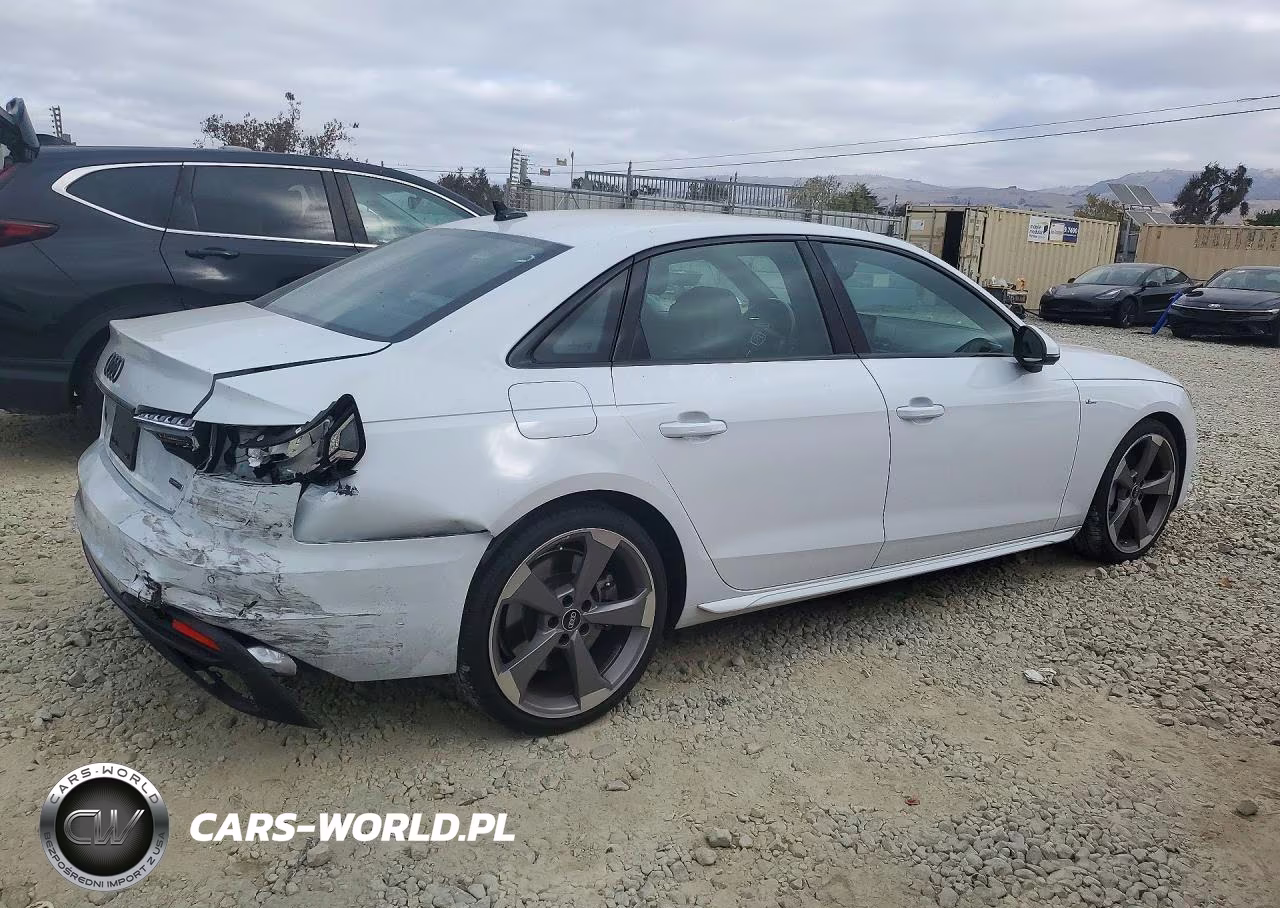 2021 Audi A4 Premium Plus 45 VIN:WAUEAAF49MA065221 - 3