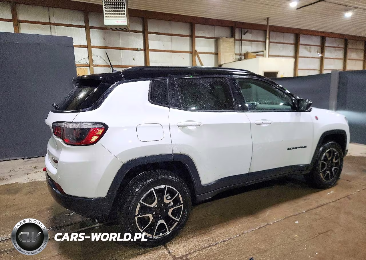 2025 Jeep Compass Trailhawk VIN:3C4NJDDN5ST559310 - 3