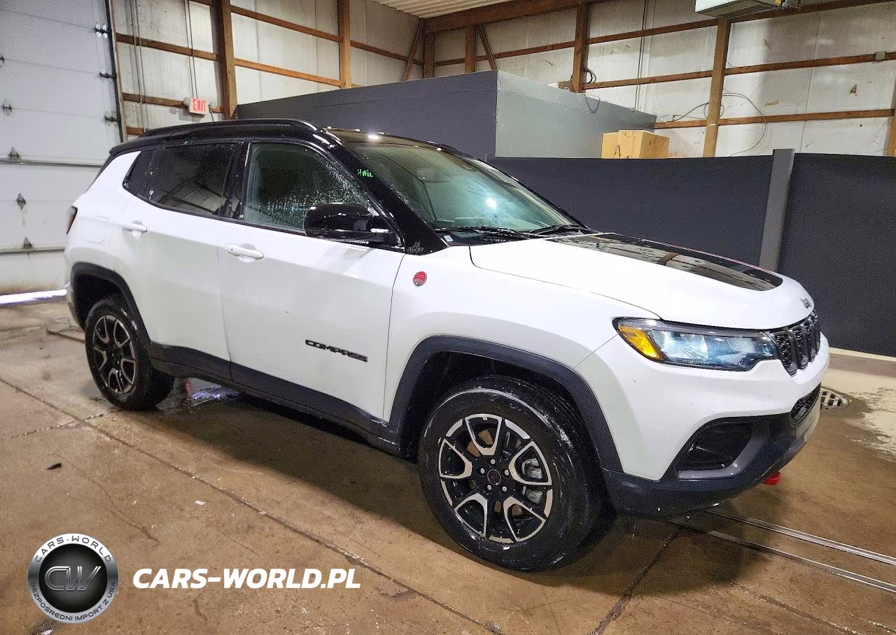 2025 Jeep Compass Trailhawk VIN:3C4NJDDN5ST559310 - 4