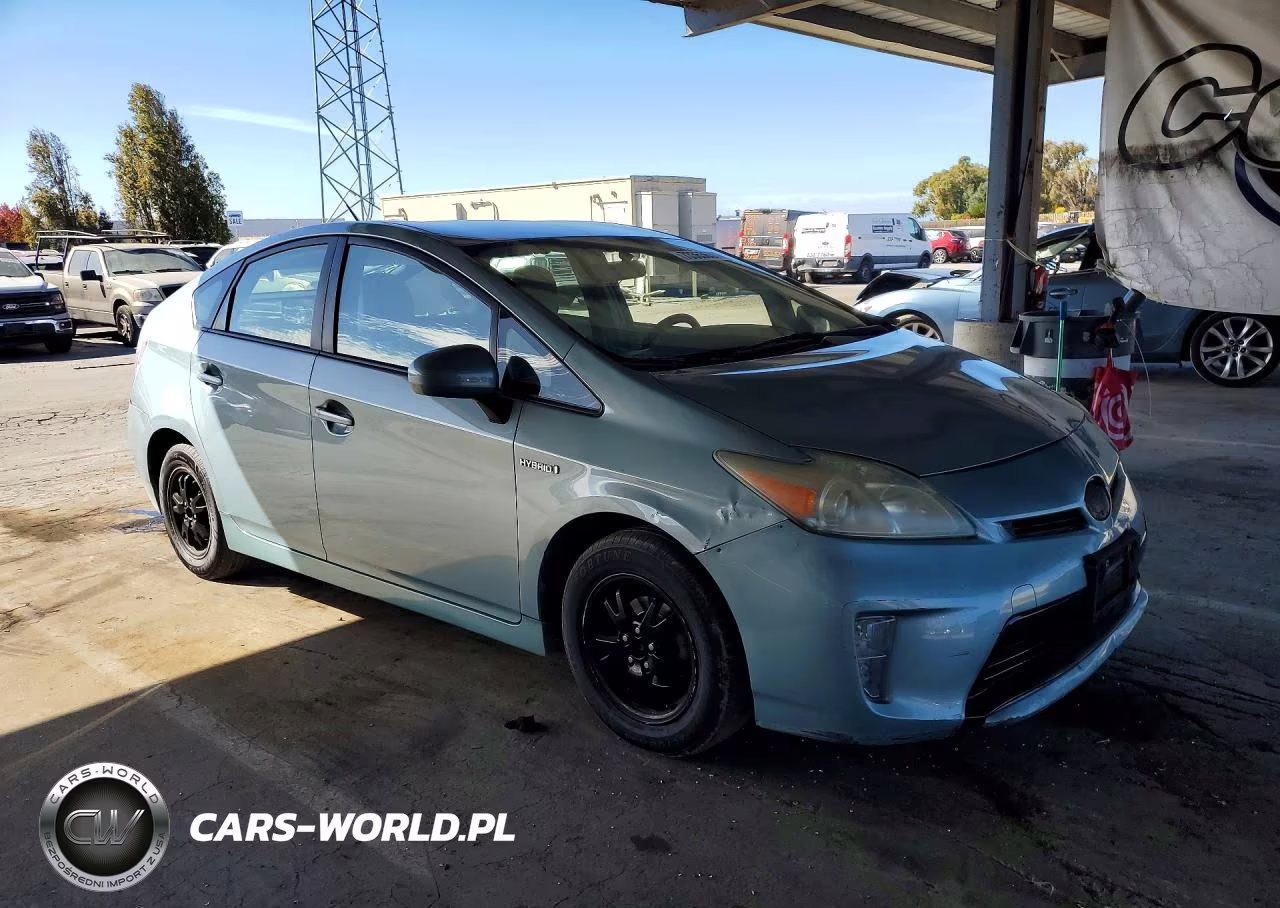 2014 Toyota Prius Three VIN:JTDKN3DU0E1839737 - 4