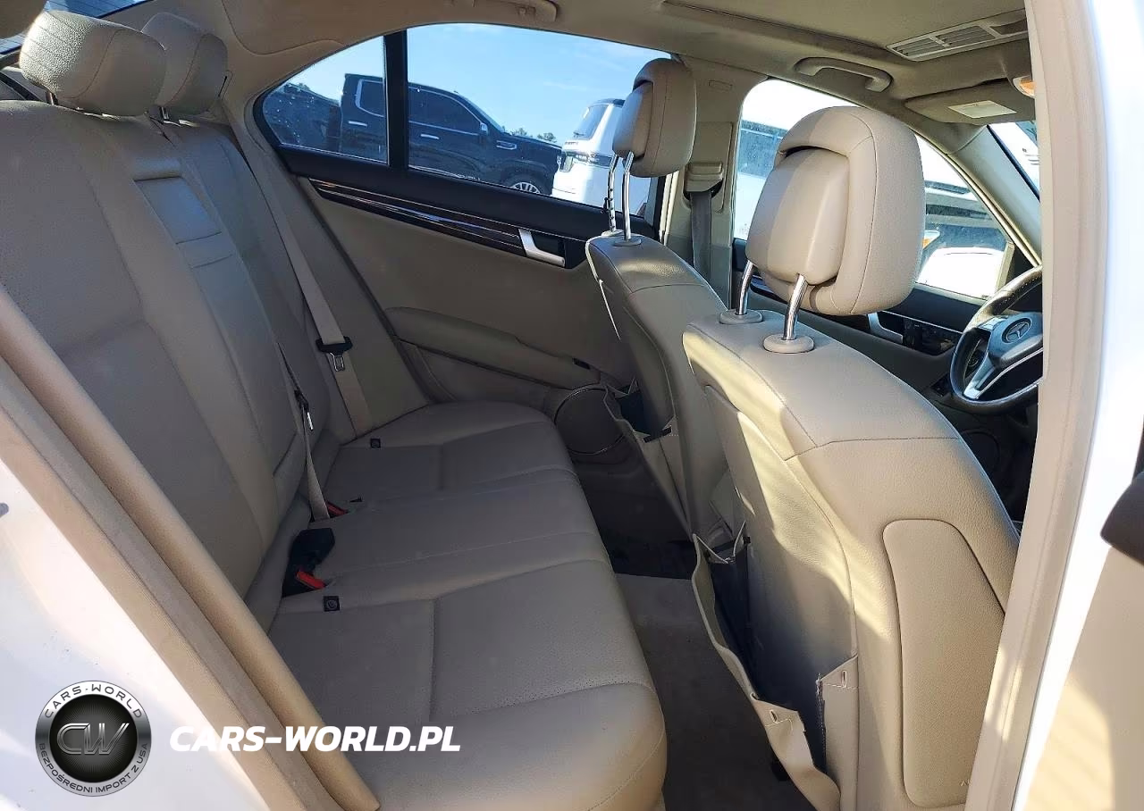 2013 Mercedes-Benz C 250 VIN:WDDGF4HBXDA864540 - 10