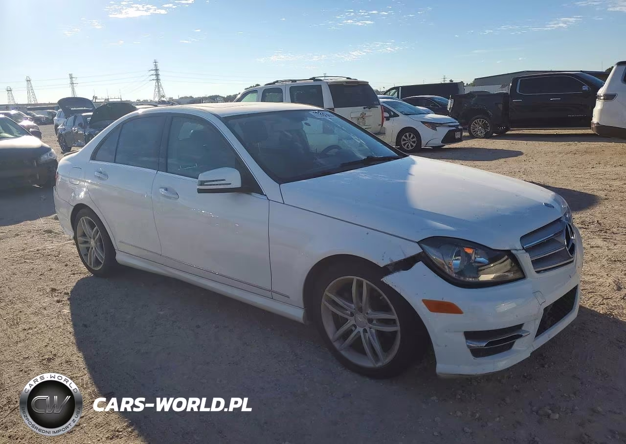 2013 Mercedes-Benz C 250 VIN:WDDGF4HBXDA864540 - 4