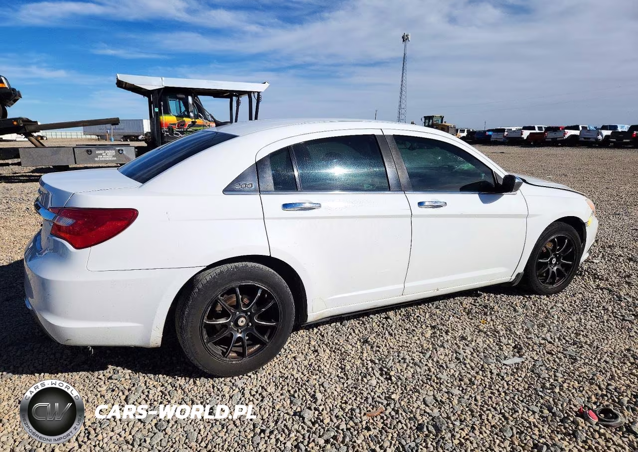 2014 Chrysler 200 Limited VIN:1C3CCBCG7EN125388 - 3