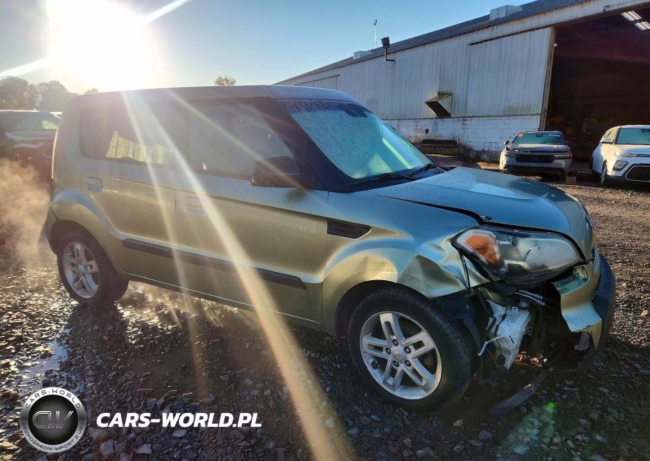 2010 Kia Soul + VIN:KNDJT2A26A7162568 - 4