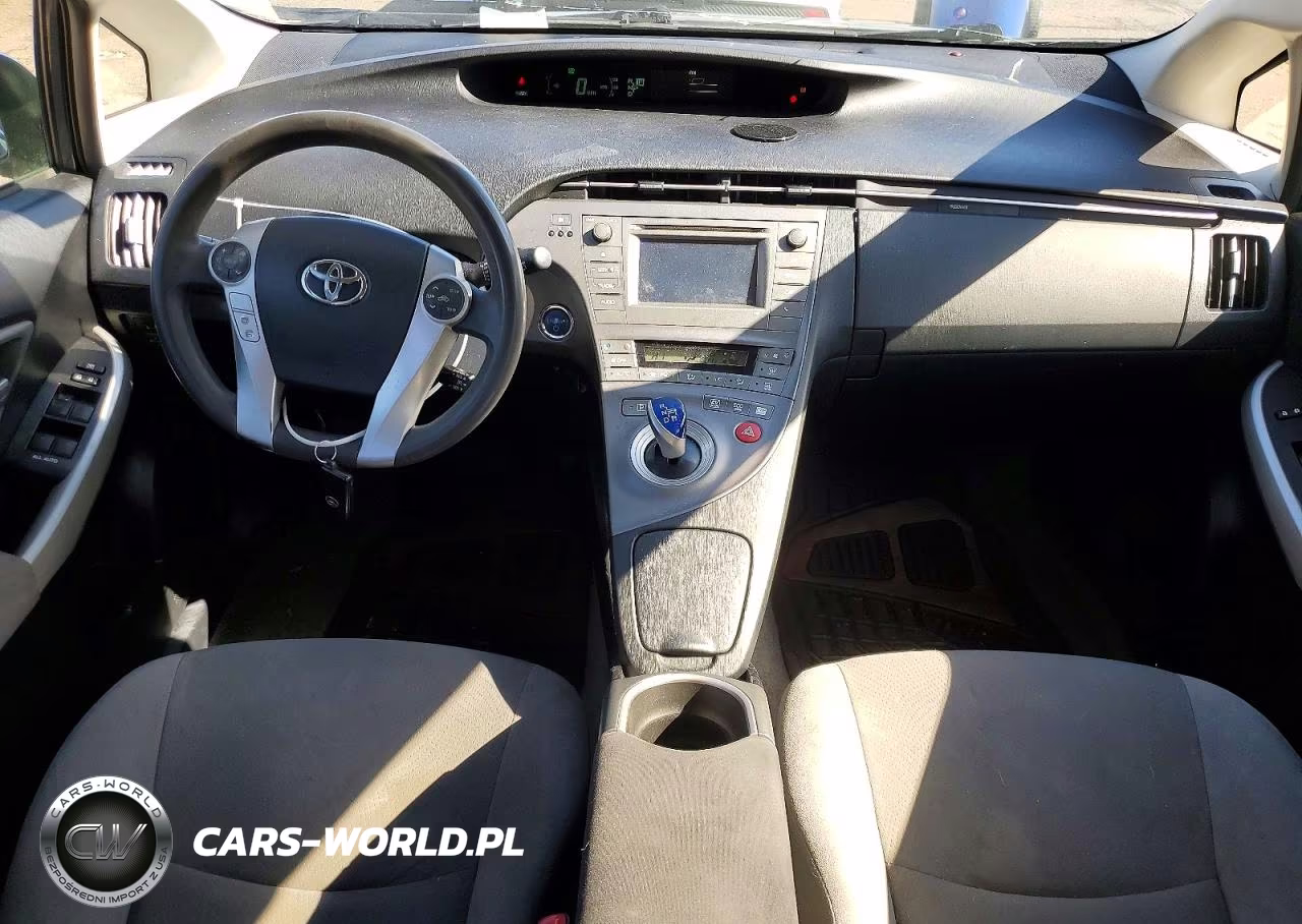 2013 Toyota Prius Two VIN:JTDKN3DU3D5617930 - 8