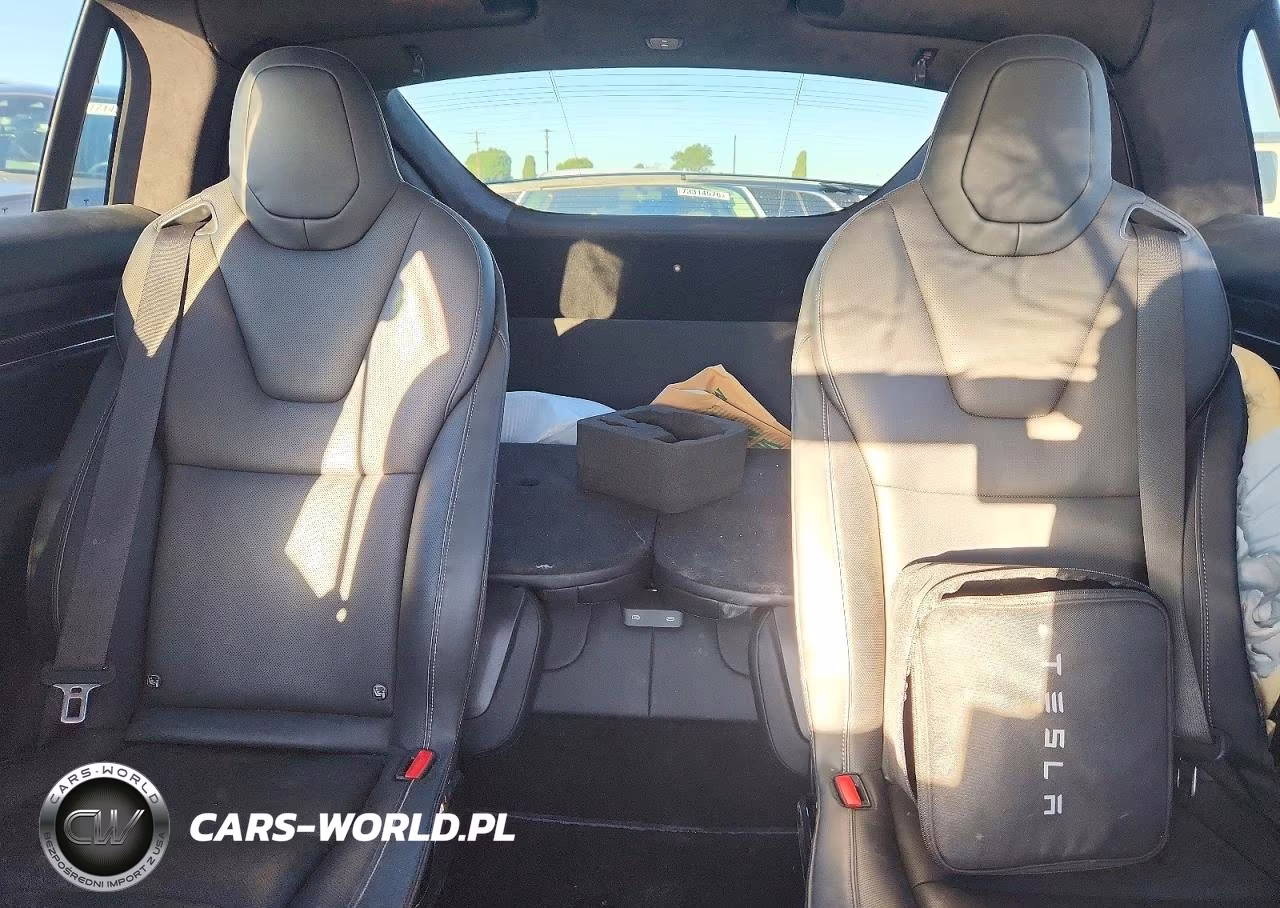 2022 Tesla Model X VIN:7SAXCBE67NF330079 - 10