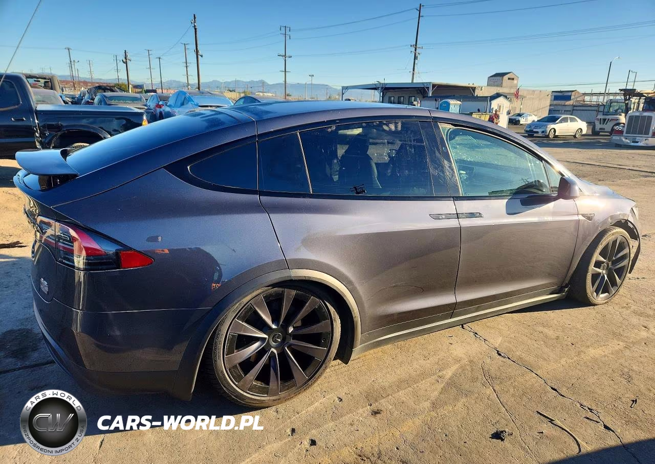 2022 Tesla Model X VIN:7SAXCBE67NF330079 - 3