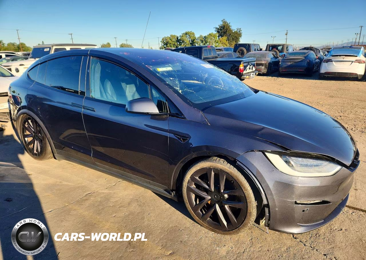2022 Tesla Model X VIN:7SAXCBE67NF330079 - 4