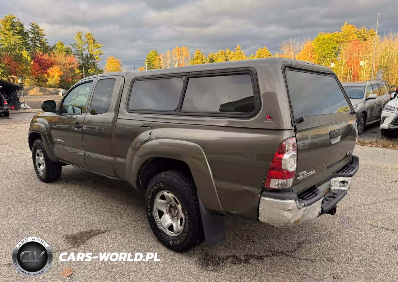 2010 Toyota Tacoma V6 VIN:5TEUU4EN6AZ733639 - 3