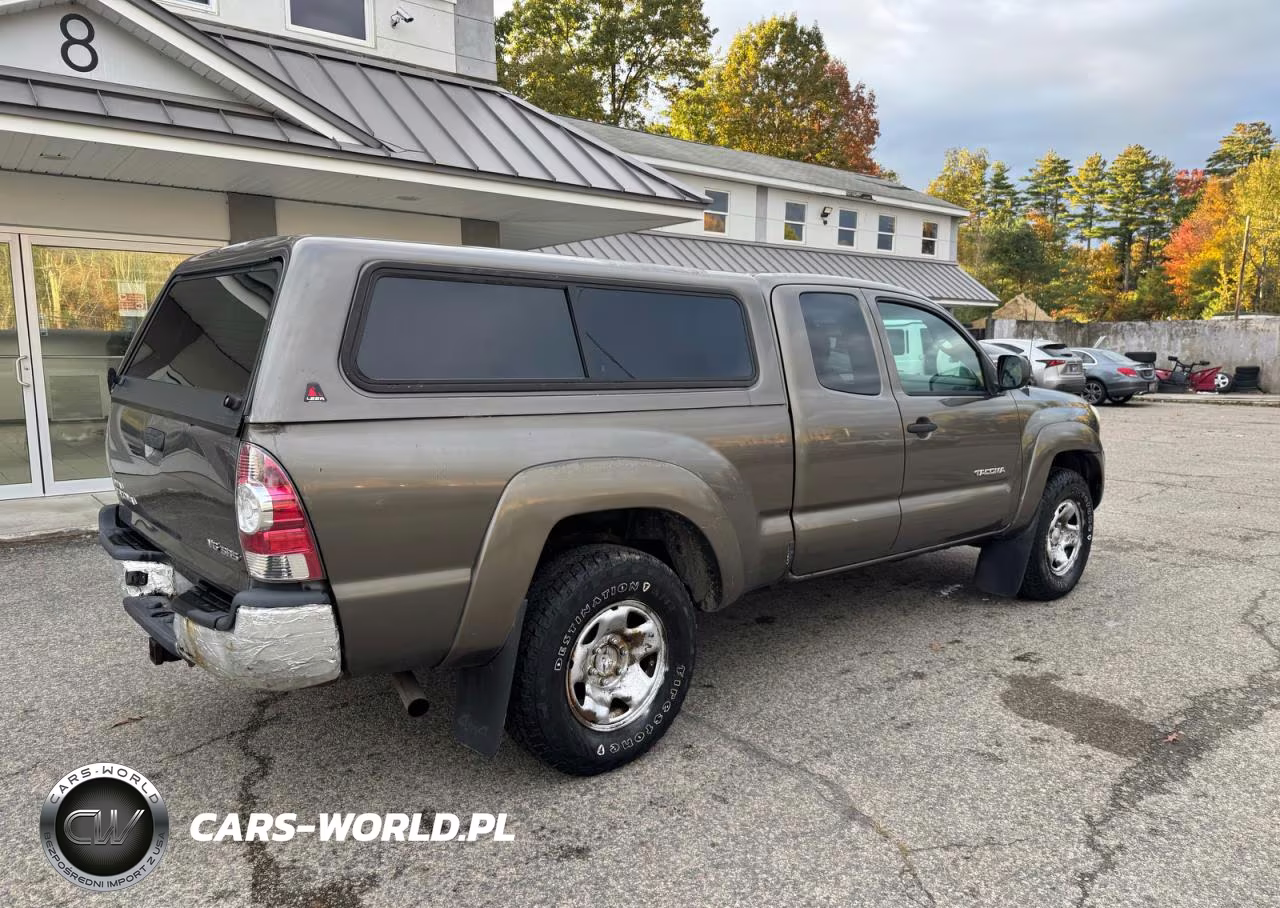 2010 Toyota Tacoma V6 VIN:5TEUU4EN6AZ733639 - 4