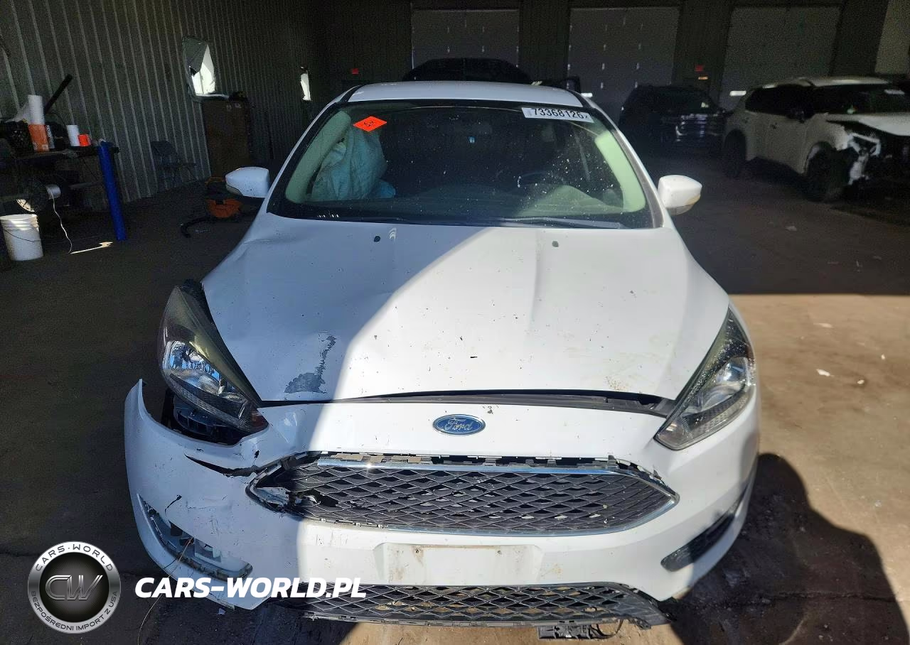 2016 Ford Focus Se VIN:1FADP3K27GL297179 - 5
