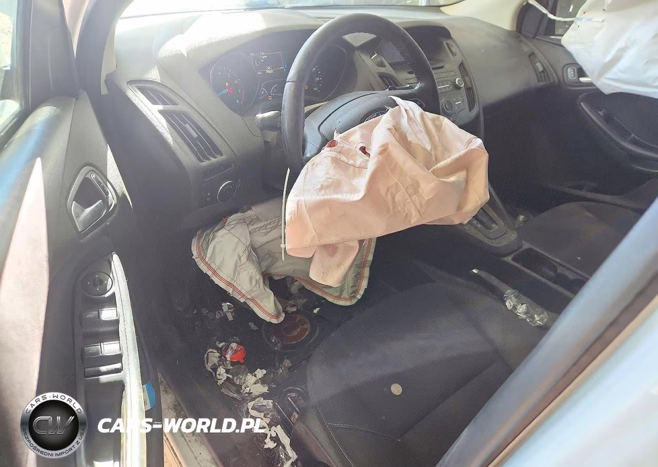 2016 Ford Focus Se VIN:1FADP3K27GL297179 - 8