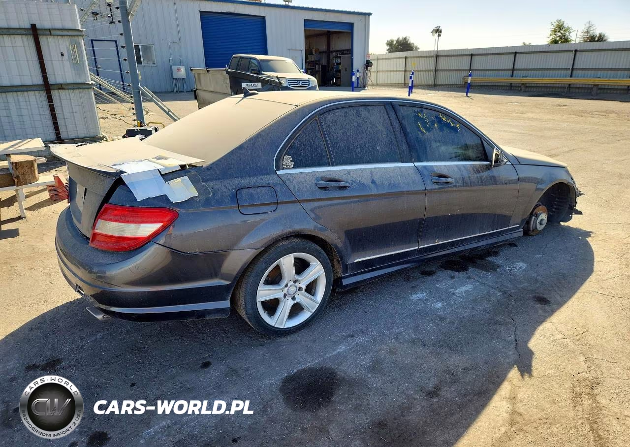 2011 Mercedes-Benz C 300 VIN:WDDGF5EB3BR157059 - 3