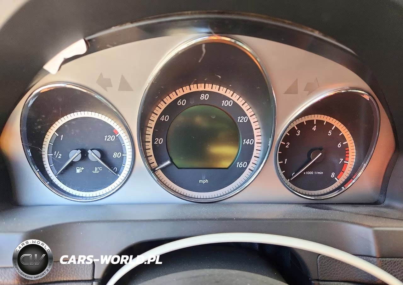 2011 Mercedes-Benz C 300 VIN:WDDGF5EB3BR157059 - 9