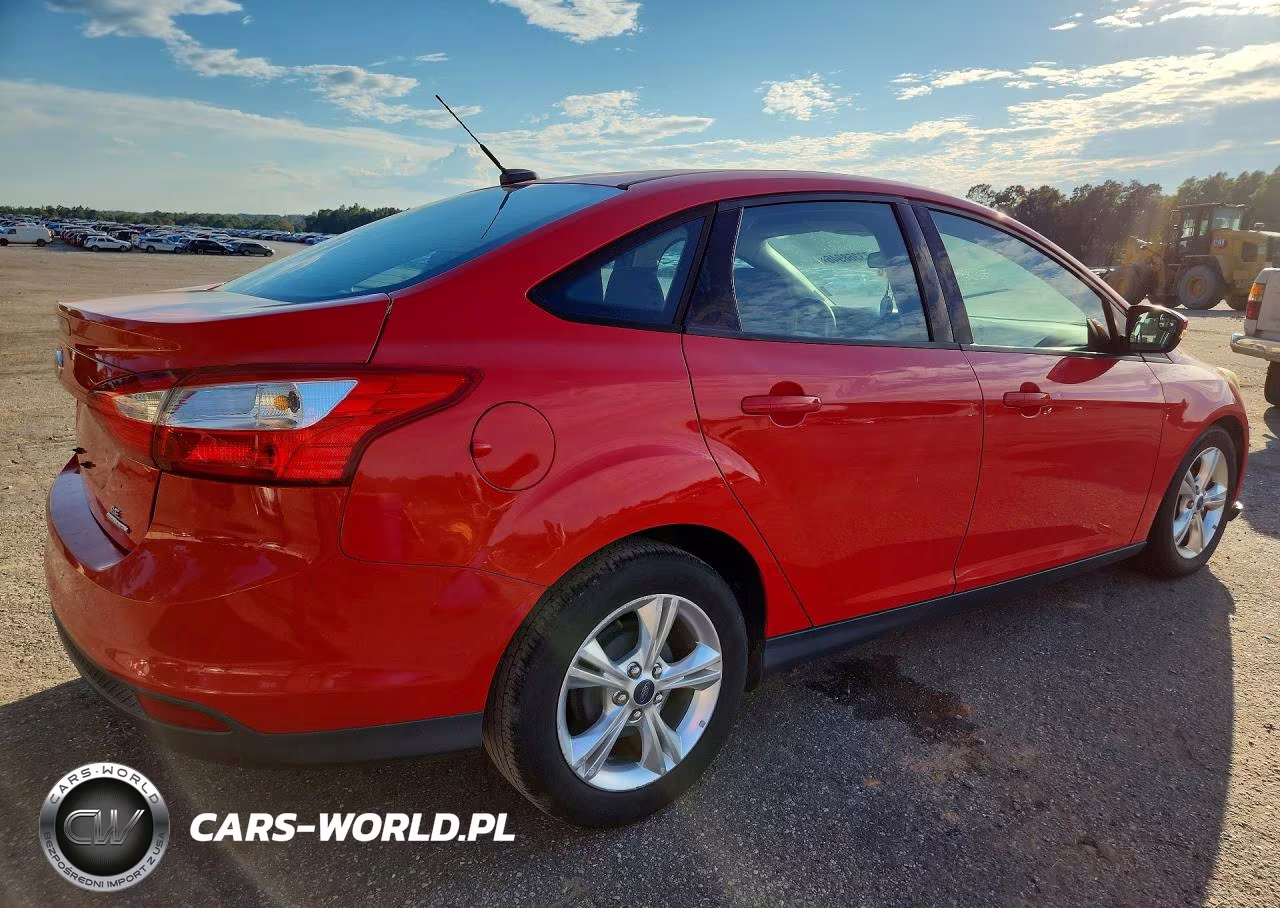 2014 Ford Focus Se VIN:1FADP3F22EL145690 - 3