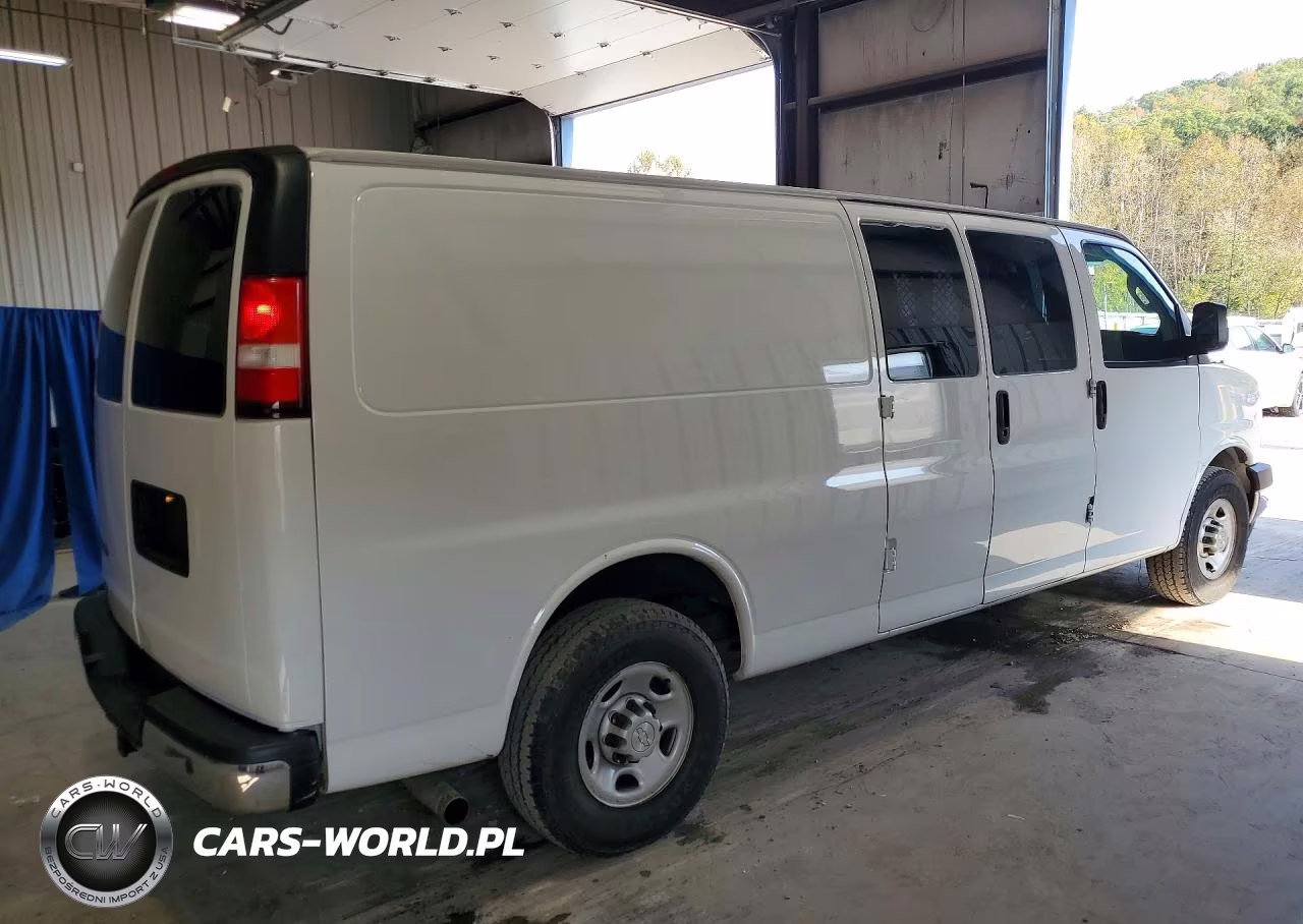2018 Chevrolet Express G3500 VIN:1GCZGHFG7J1330669 - 3