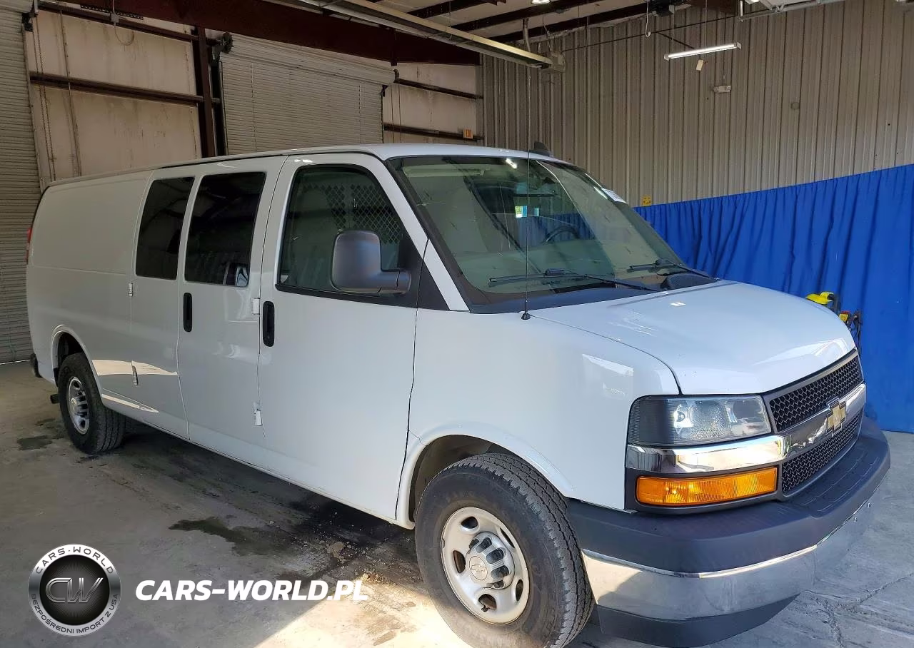 2018 Chevrolet Express G3500 VIN:1GCZGHFG7J1330669 - 4