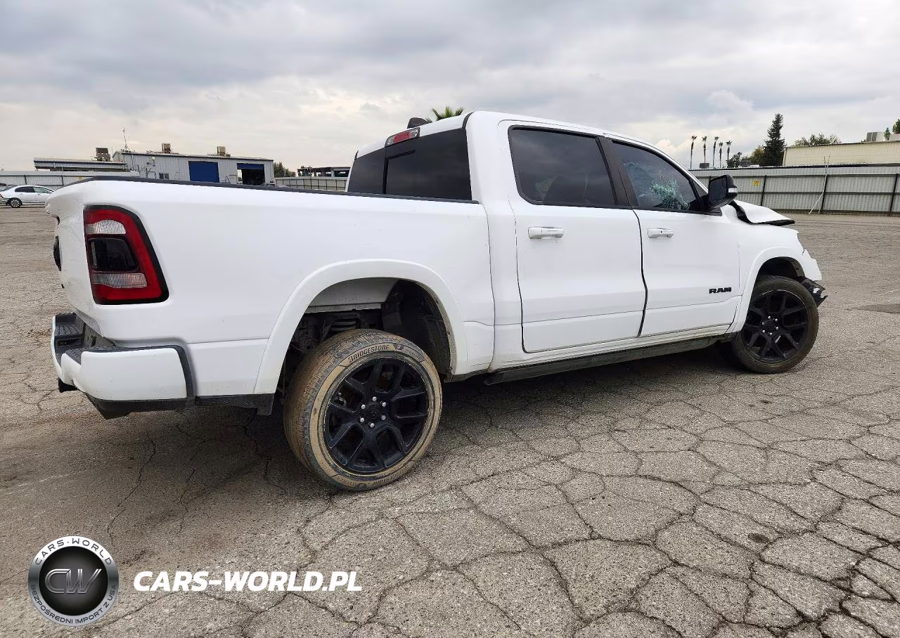 2021 Ram 1500 Laramie VIN:1C6RREJT9MN710999 - 3
