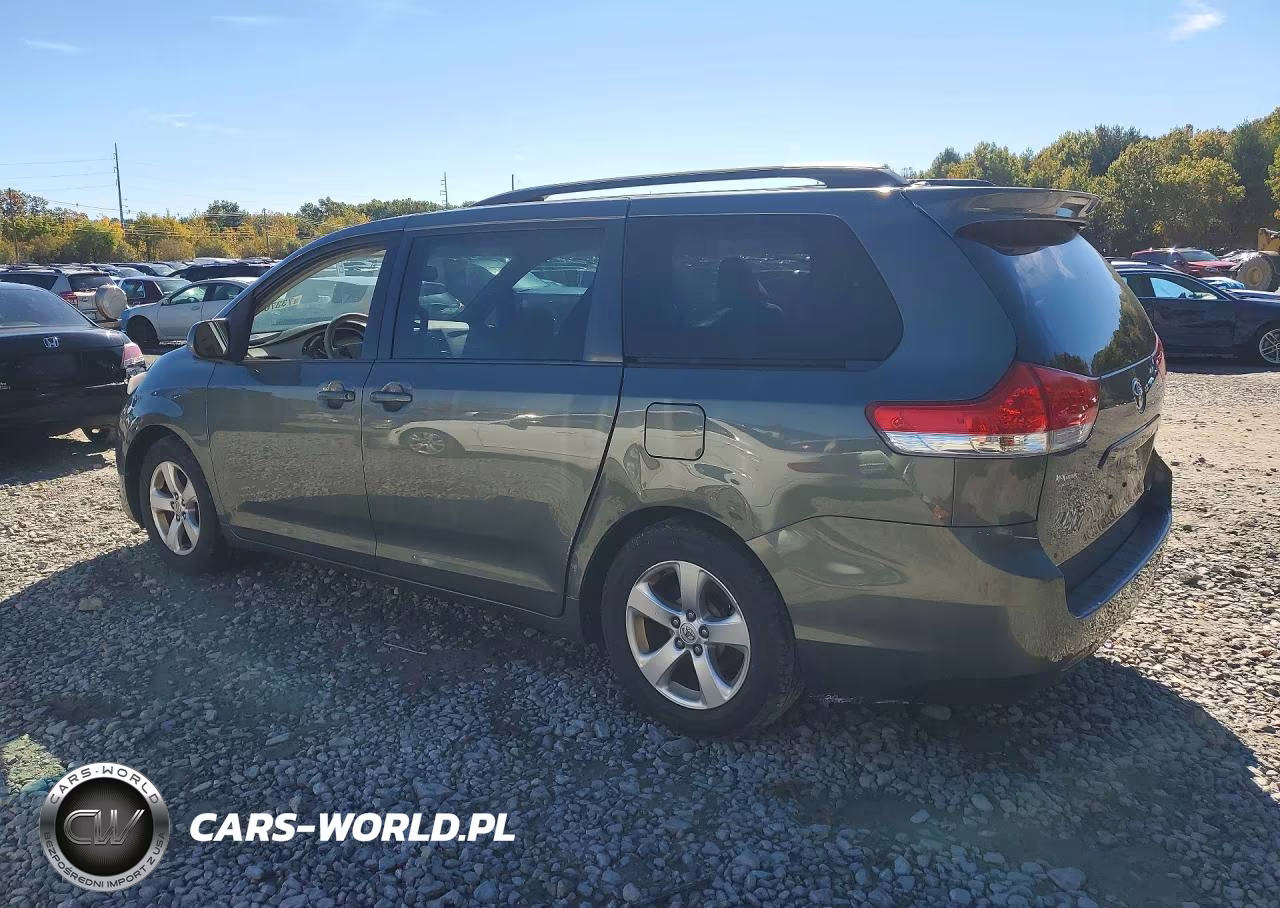 2013 Toyota Sienna Le VIN:5TDKK3DC5DS371988 - 2