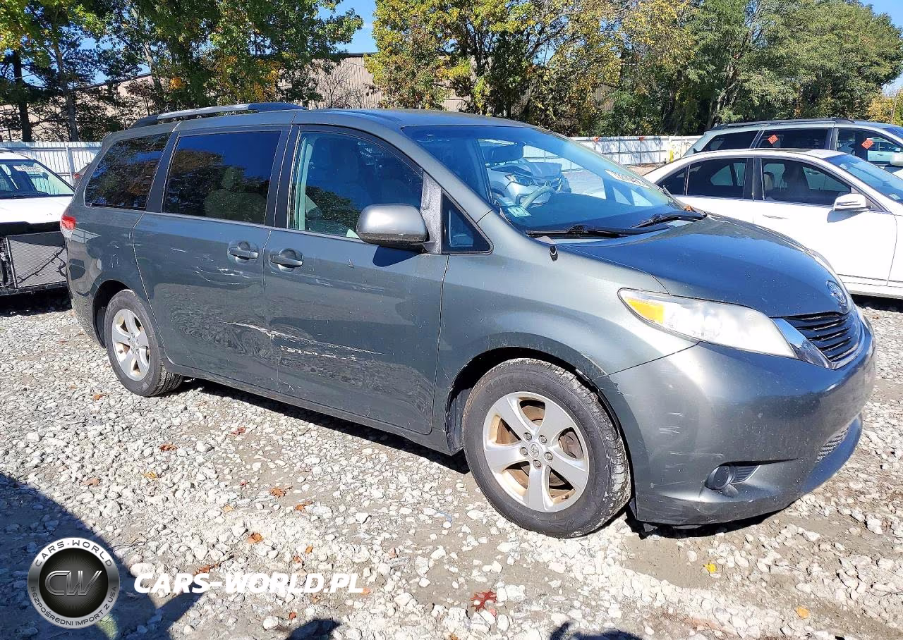2013 Toyota Sienna Le VIN:5TDKK3DC5DS371988 - 4
