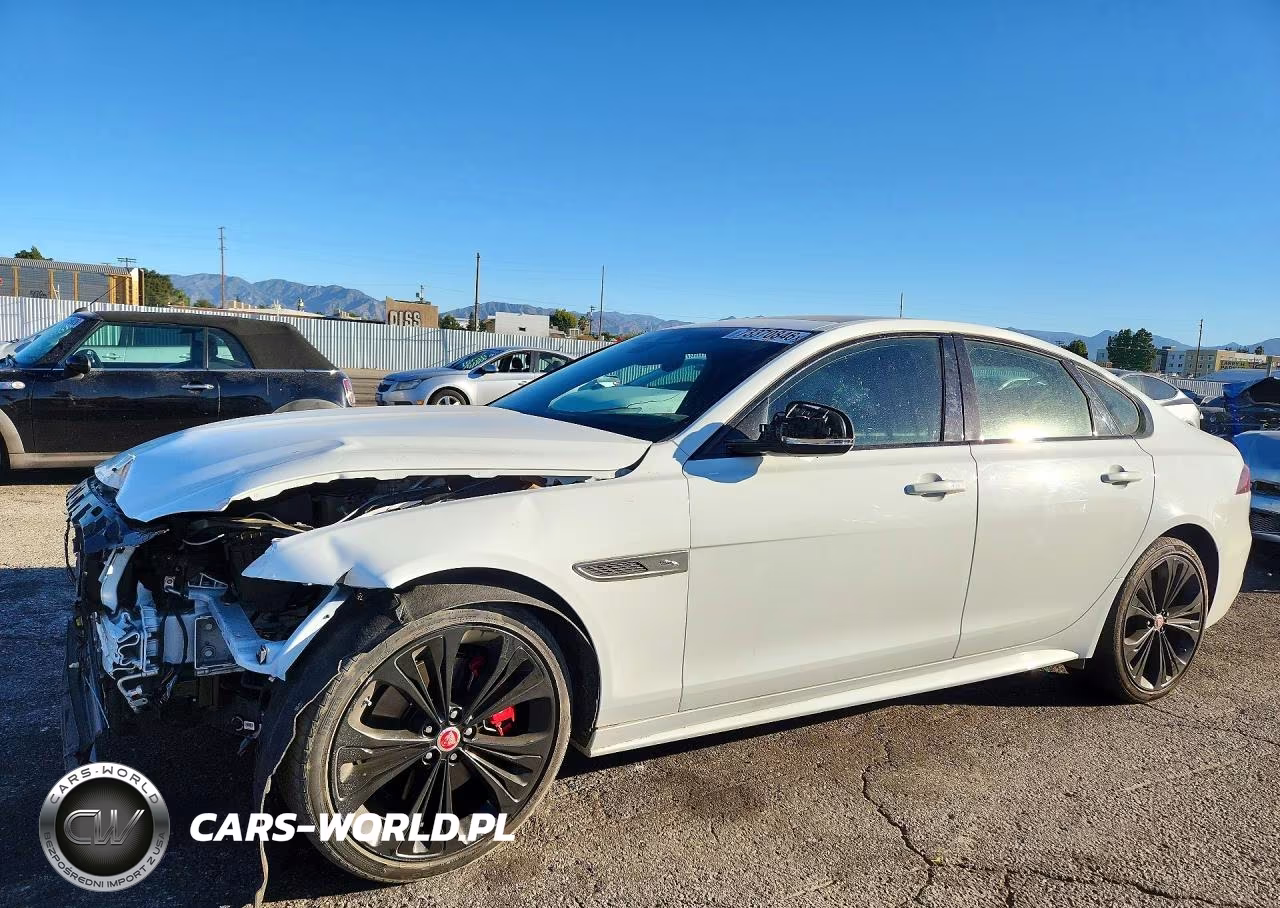 2022 Jaguar Xf R-Dynamic Se – zdjęcie 1 z 13