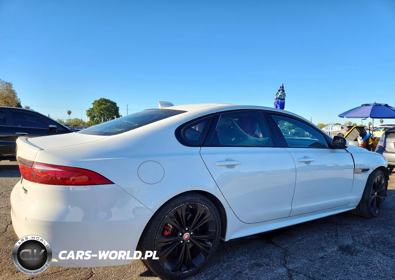 2022 Jaguar Xf R-Dynamic Se VIN:SAJBL4GX8NCY90958 - 3