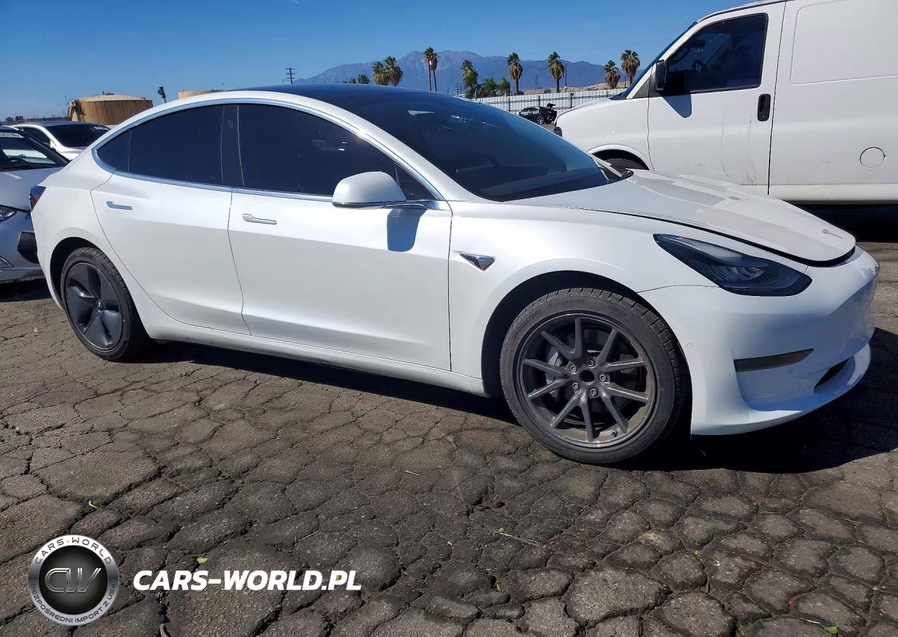 2020 Tesla Model 3 VIN:5YJ3E1EA8LF660511 - 4