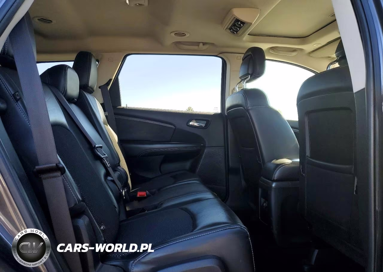 2020 Dodge Journey Crossroad VIN:3C4PDCGBXLT220166 - 11