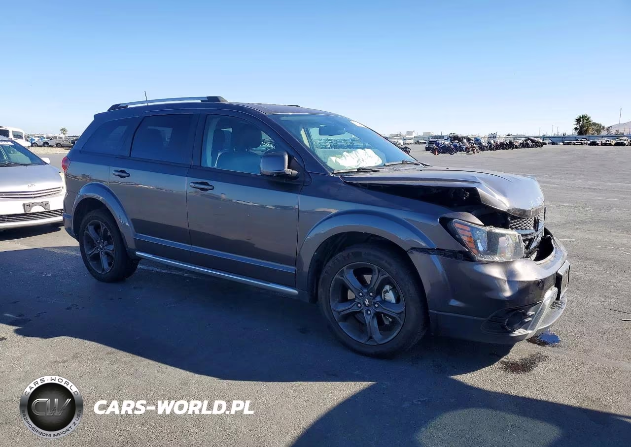 2020 Dodge Journey Crossroad VIN:3C4PDCGBXLT220166 - 4