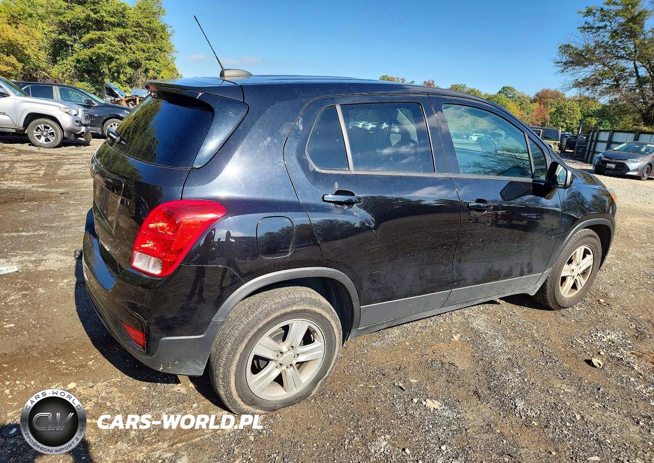 2022 Chevrolet Trax Ls VIN:KL7CJKSM8NB520185 - 3