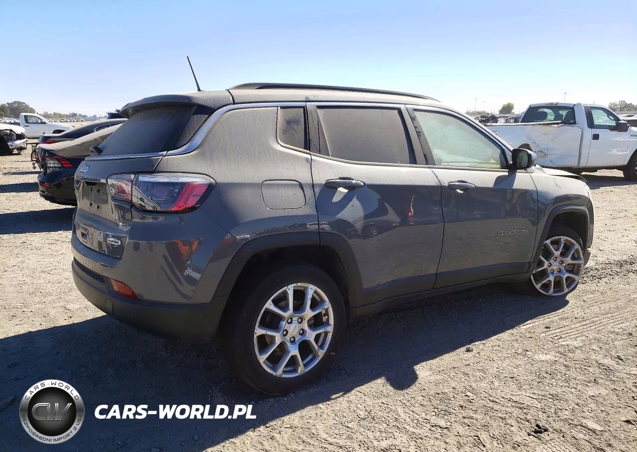 2023 Jeep Compass Latitude Lux VIN:3C4NJDFN3PT566356 - 3
