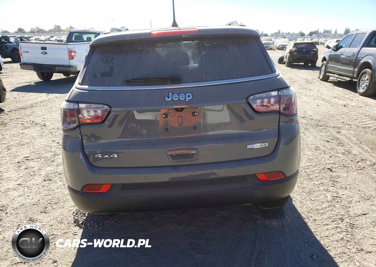 2023 Jeep Compass Latitude Lux VIN:3C4NJDFN3PT566356 - 6