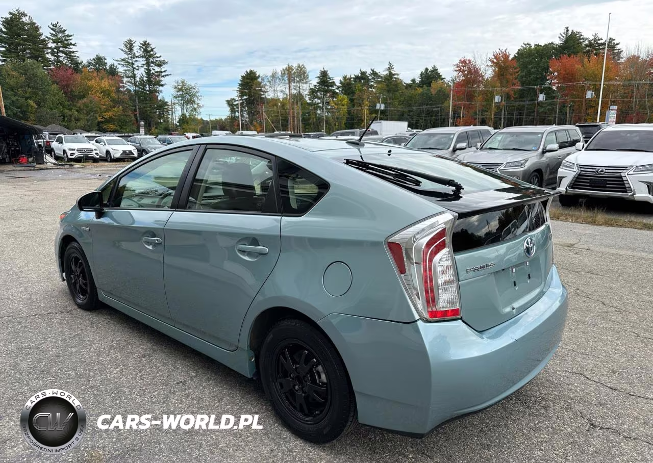 2012 Toyota Prius Four VIN:JTDKN3DU5C1492614 - 3