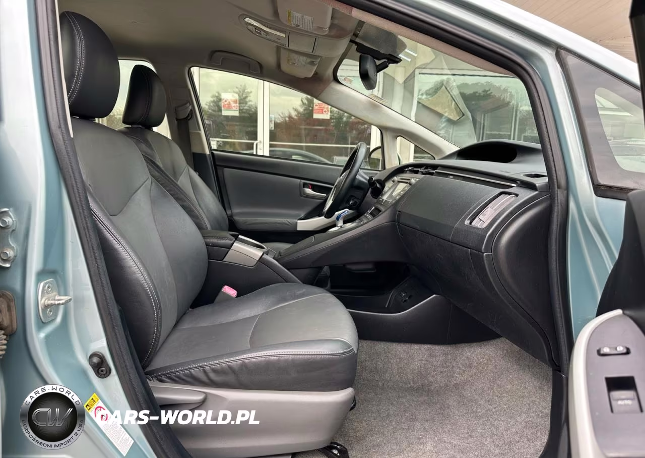 2012 Toyota Prius Four VIN:JTDKN3DU5C1492614 - 5