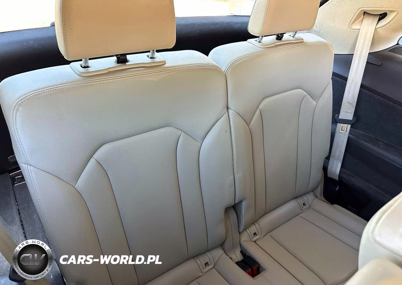 2019 Audi Q7 55 Premium VIN:WA1LAAF75KD033425 - 11