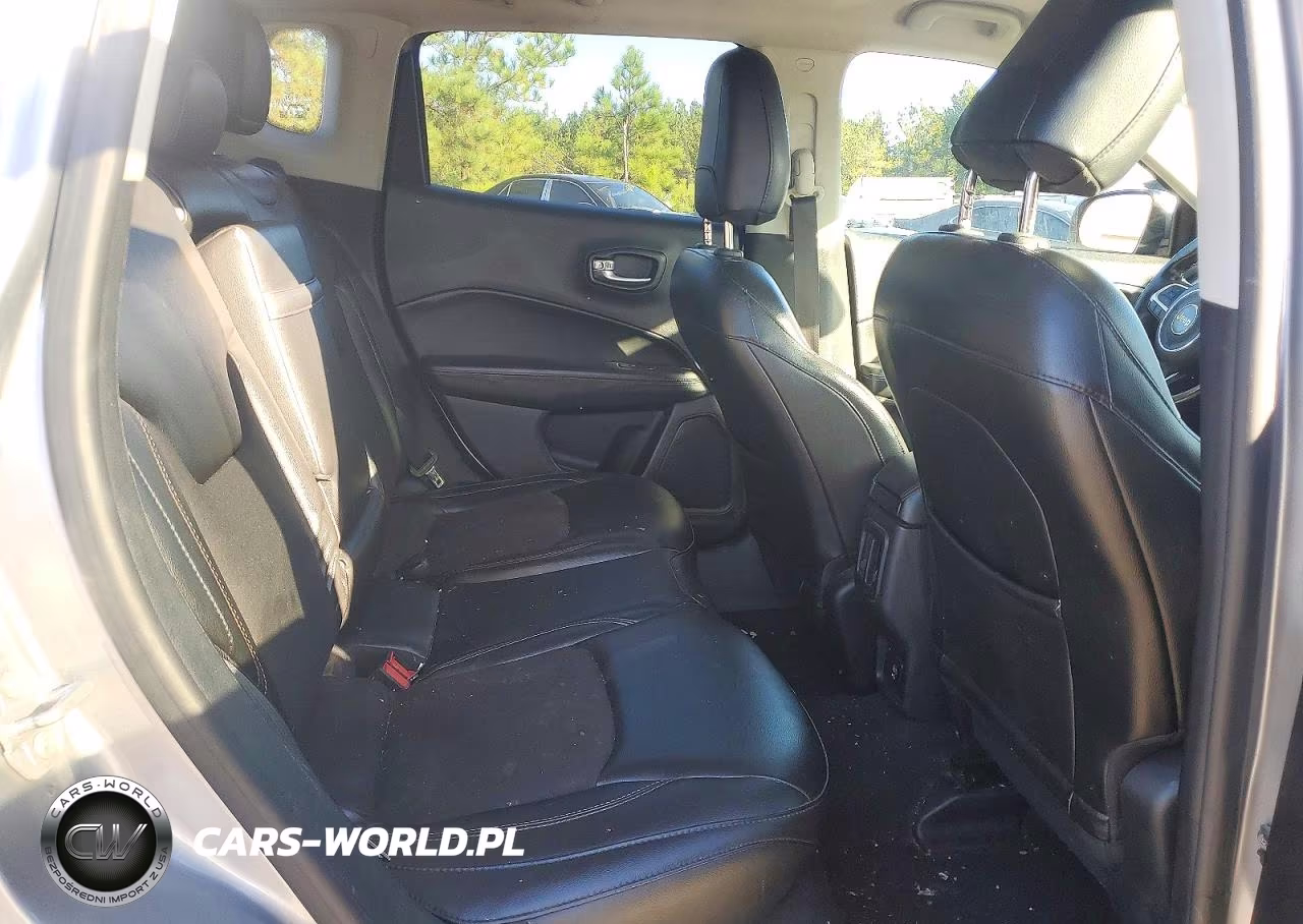 2018 Jeep Compass Latitude VIN:3C4NJCBB3JT293318 - 10