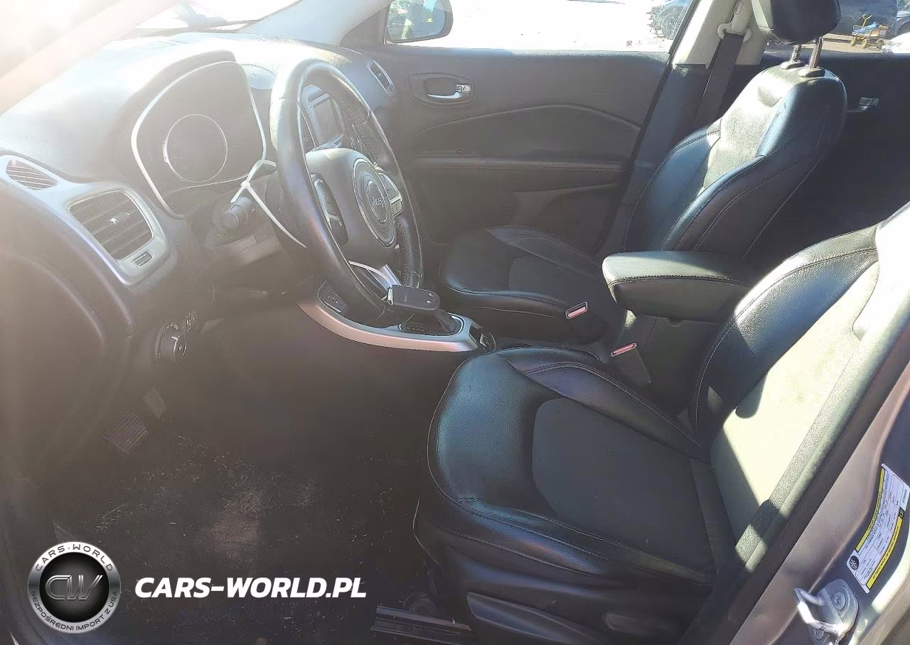 2018 Jeep Compass Latitude VIN:3C4NJCBB3JT293318 - 7