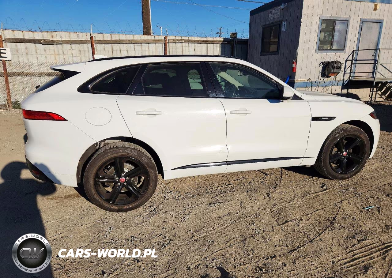 2018 Jaguar F-Pace 25T R-Sport VIN:SADCL2FXXJA273662 - 3